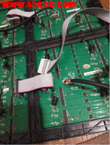 全彩LED P532X32板背面