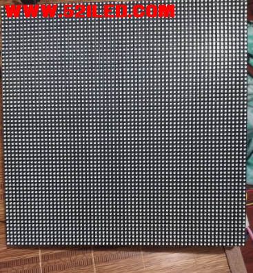 全彩LED P532X32板正面